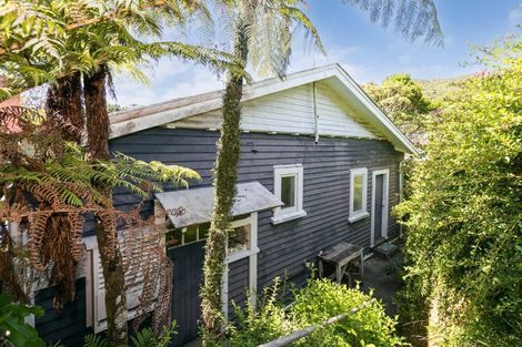 Photo of property in 10 Burrows Avenue, Karori, Wellington, 6012