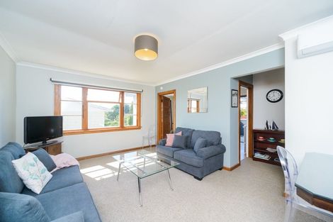 Photo of property in 16 Freyberg Street, Roslyn, Palmerston North, 4414