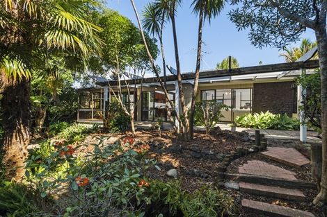 Photo of property in 10 Portsea Place, Chatswood, Auckland, 0626