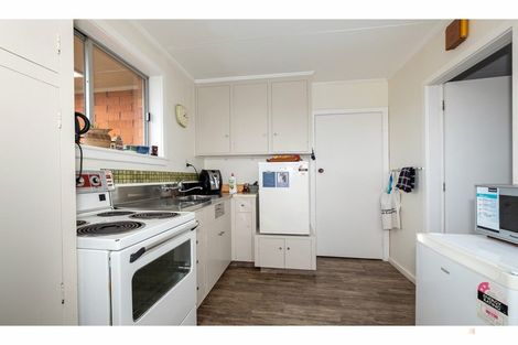 Photo of property in 1 Oxford Street, Waimate, 7924