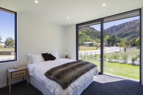 Photo of property in 34 Flynn Lane, Arrowtown, 9302