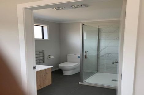 Photo of property in 74 Waipunahau Road, Waikanae, 5036