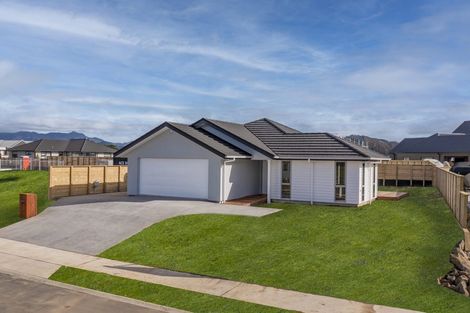 Photo of property in 12 Awatea Drive, Whitianga, 3510