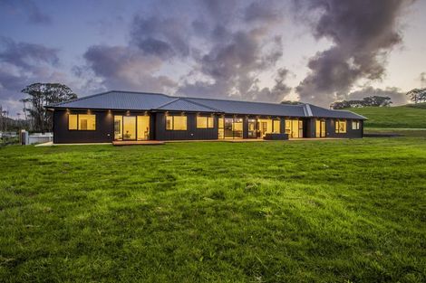 Photo of property in 1 Piwari Lane, Taupaki, 0782