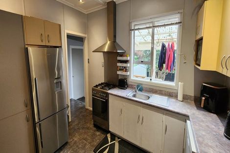 Photo of property in 6 Peace Avenue, Moturoa, New Plymouth, 4310