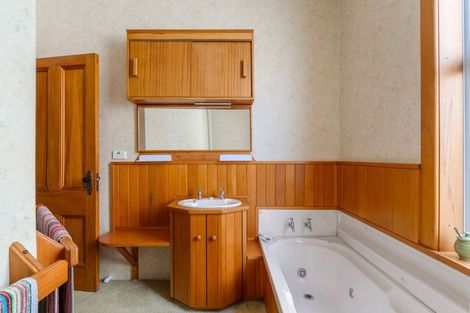 Photo of property in 300 Aberdeen Road, Gisborne, 4010