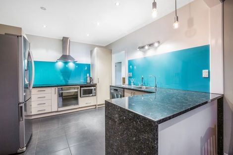 Photo of property in 25 Kapiti Crescent, Titahi Bay, Porirua, 5022