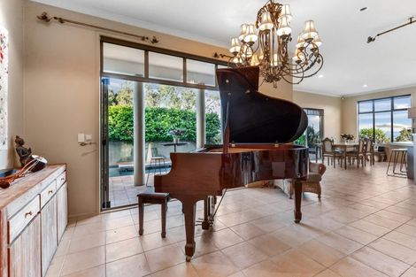 Photo of property in 67 Harbour View Road, Te Atatu Peninsula, Auckland, 0610