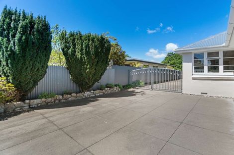 Photo of property in 17 Sackville Street, Martinborough, 5711