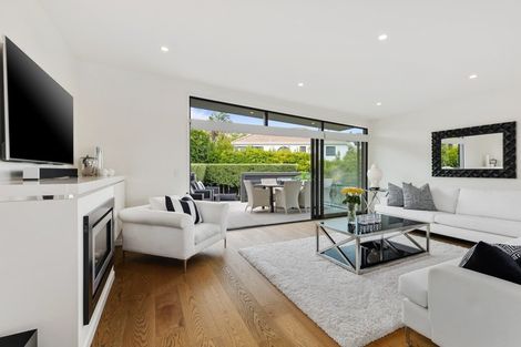 Photo of property in 4c Beach Road, Castor Bay, Auckland, 0620