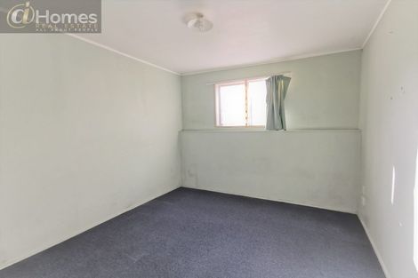 Photo of property in 16 Edgewood Way, Henderson, Auckland, 0612