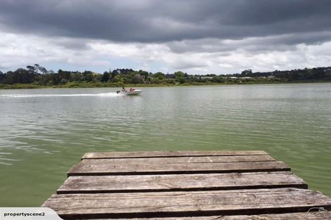 Photo of property in 40 Abbotleigh Avenue, Te Atatu Peninsula, Auckland, 0610