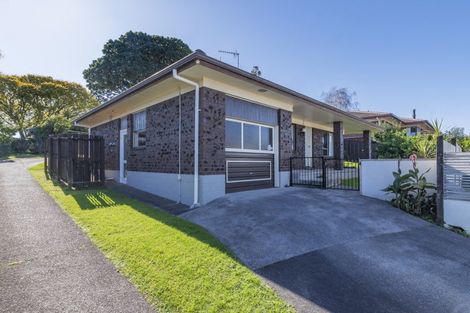 Photo of property in 2/40 Gills Avenue, Papakura, 2110