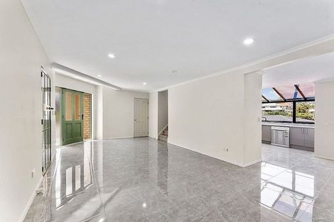 Photo of property in 18 Pistachio Place, Goodwood Heights, Auckland, 2105