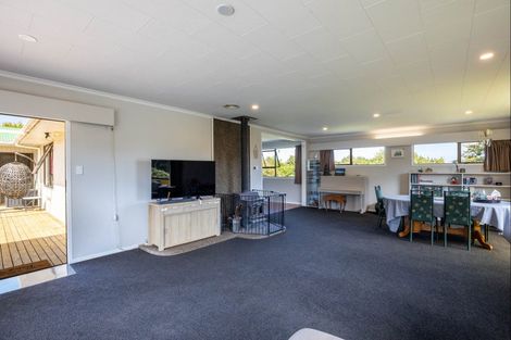 Photo of property in 114 Oxford Road, Okato, 4335