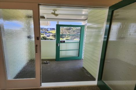 Photo of property in 2 View Road, Houghton Bay, Wellington, 6023