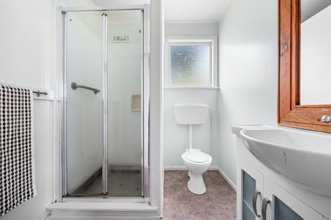 Photo of property in 4 Thomson Grove, Stokes Valley, Lower Hutt, 5019