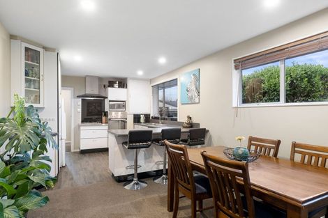 Photo of property in 30 Glenharrow Avenue, Avonhead, Christchurch, 8042