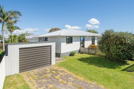 Photo of property in 5 Longstead Avenue, Papamoa Beach, Papamoa, 3118