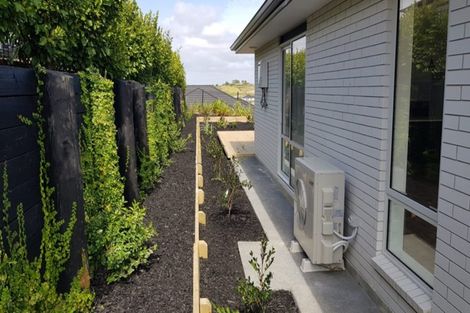 Photo of property in 17 Boocock Crescent, Orewa, 0931