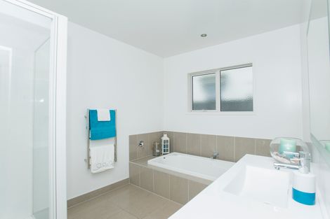 Photo of property in 32 Emily Street, Riverdale, Gisborne, 4010