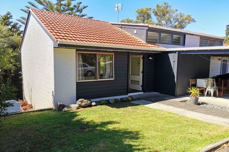 Photo of property in 85e Stottholm Road, Titirangi, Auckland, 0604