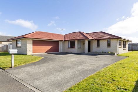 Photo of property in 16 Orlando Way, Kelvin Grove, Palmerston North, 4414