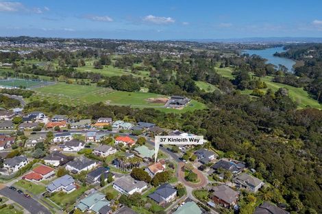 Photo of property in 37 Kinleith Way, Albany, Auckland, 0632