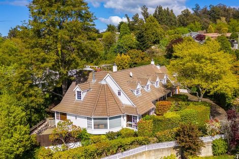 Photo of property in 69 Glenross Street, Glenross, Dunedin, 9011