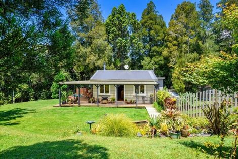 Photo of property in 128 Bodhisattva Road, Waitoki, Silverdale, 0994