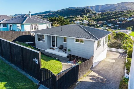 Photo of property in 49 Handyside Street, Tawa, Wellington, 5028