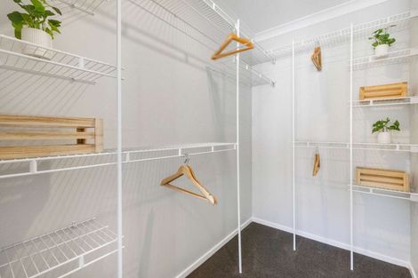 Photo of property in 18 Sam Heywood Place, Pyes Pa, Tauranga, 3112