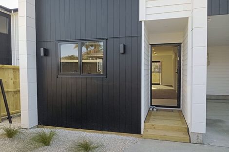 Photo of property in 216b Lake Road, Northcote, Auckland, 0627