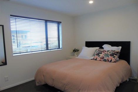 Photo of property in 7 Cameron Street, Kaiwharawhara, Wellington, 6035