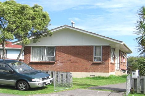 Photo of property in 66 Cedar Heights Avenue, Massey, Auckland, 0614