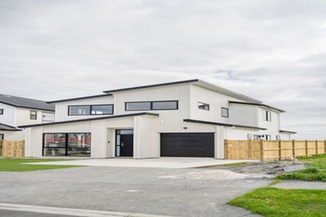 Photo of property in 12 Korowhiti Road, Clarks Beach, 2122