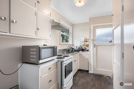 Photo of property in 2/11 Sutherland Avenue, Silverstream, Upper Hutt, 5019