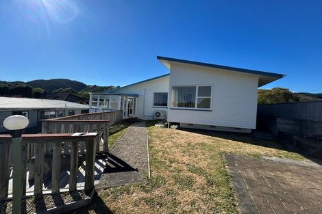 Photo of property in 54 Aorangi Road, Paraparaumu, 5032