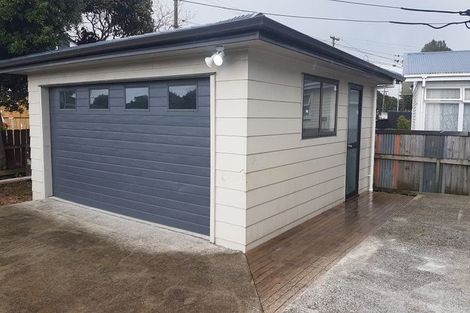 Photo of property in 206 Russell Road, Manurewa, Auckland, 2102