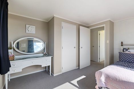 Photo of property in 16 Gladys Place, Kelvin Grove, Palmerston North, 4414