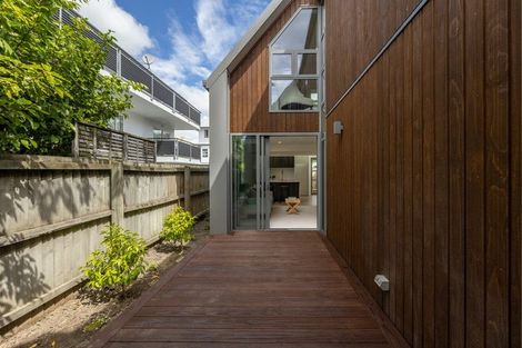 Photo of property in 2/26 Hutcheson Street, Sydenham, Christchurch, 8023