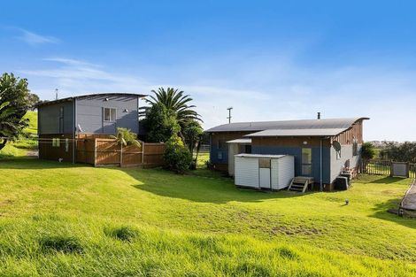 Photo of property in 333 Motutara Road, Muriwai, Waimauku, 0881