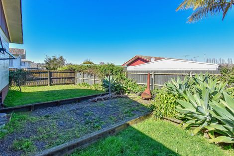 Photo of property in 6b Kereru Place, Half Moon Bay, Auckland, 2012