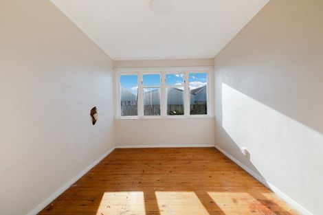 Photo of property in 32 Carisbrooke Street, Aranui, Christchurch, 8061