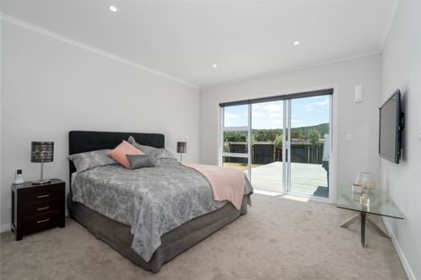 Photo of property in 12 Walter Ruddock Avenue, Kumeu, 0810