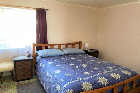 Photo of property in 11 Stuart Street, Owaka, 9535