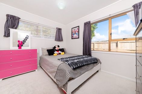 Photo of property in 1/9a Tawa Road, Te Atatu Peninsula, Auckland, 0610
