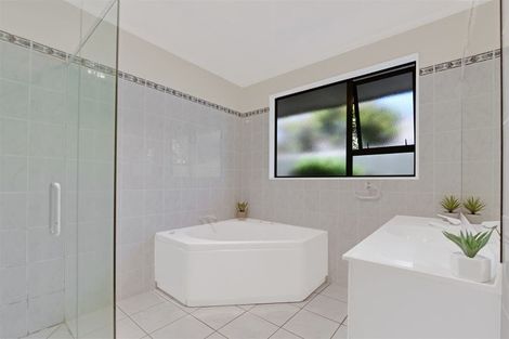 Photo of property in 18 Orpington Place, Stoke, Nelson, 7011