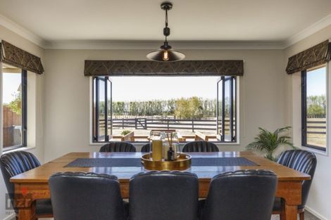 Photo of property in 75 Spur Road West, Colyton, Feilding, 4775