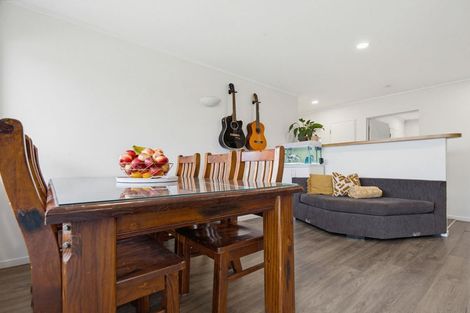 Photo of property in 2/33f Springs Road, Parakai, 0830